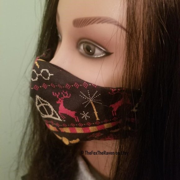 Harry Potter Christmas Fair Isle Fitted Face Mask - Picture 2 of 9